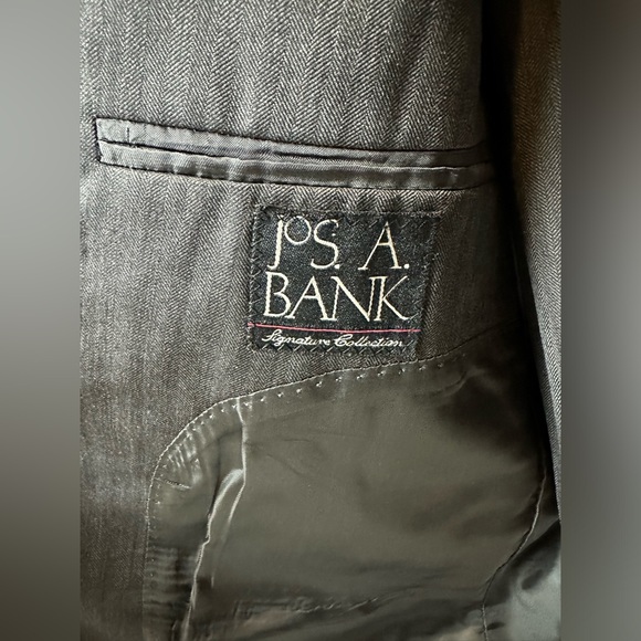 Grey suit. 41Reg 35 waist. Pants have cuffs - Picture 2 of 5